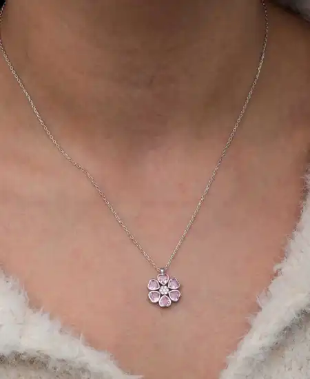 Gümüş Pembe Kalpli Çiçek Kadın Kolye