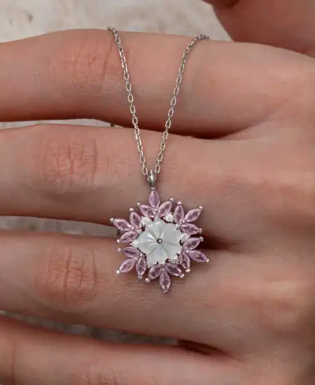 Gümüş Pembe Lotus Desenli Çiçek Kadın Kolye