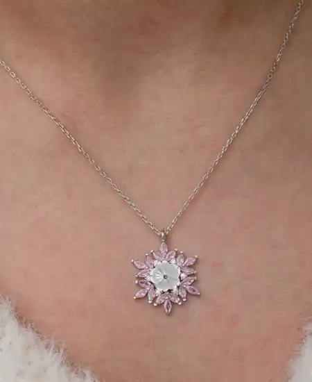 Gümüş Pembe Lotus Desenli Çiçek Kadın Kolye