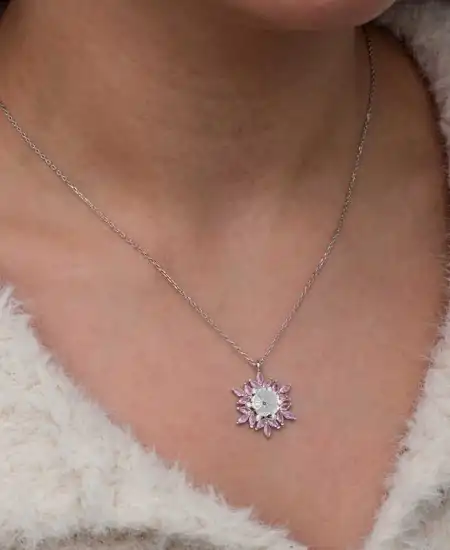 Gümüş Pembe Lotus Desenli Çiçek Kadın Kolye