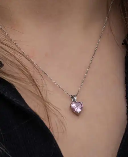 Gümüş Pembe Taşlı Kalpli Kadın Kolye