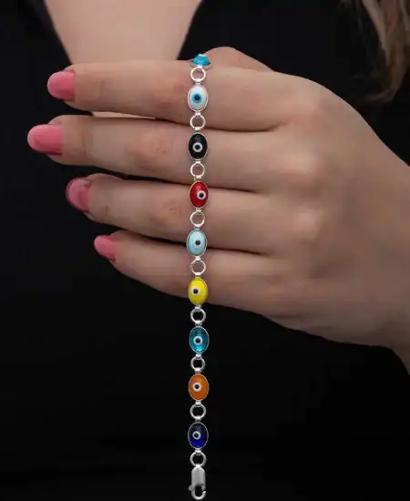 Gümüş Renkli Nazar Mineli Kadın Bileklik