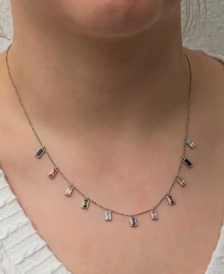 Gümüş Renkli Taşlı Şans Kadın Kolye