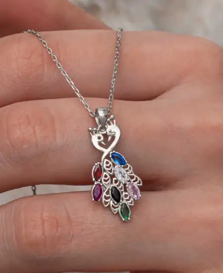 Gümüş Renkli Taşlı Tavus Kuşu Kadın Kolye