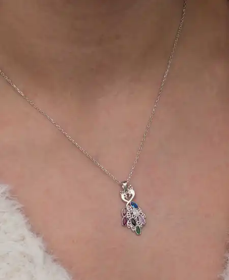 Gümüş Renkli Taşlı Tavus Kuşu Kadın Kolye