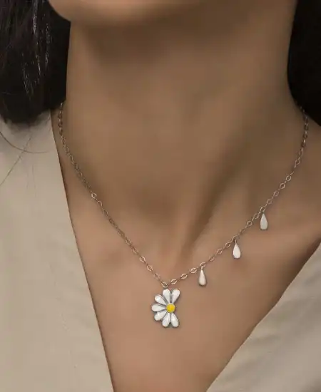 Gümüş Rodyum Papatya Seviyor Sevmiyor Bayan Kolye