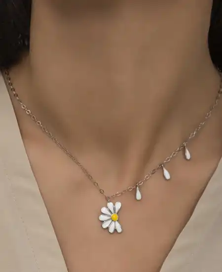 Gümüş Rodyum Papatya Seviyor Sevmiyor Bayan Kolye