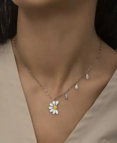 Gümüş Rodyum Papatya Seviyor Sevmiyor Bayan Kolye