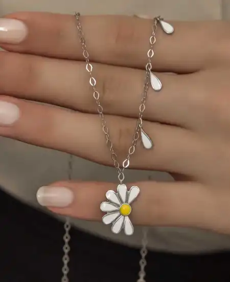 Gümüş Rodyum Papatya Seviyor Sevmiyor Bayan Kolye