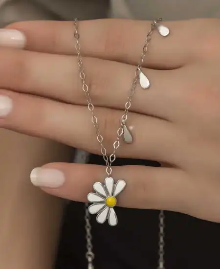 Gümüş Rodyum Papatya Seviyor Sevmiyor Bayan Kolye