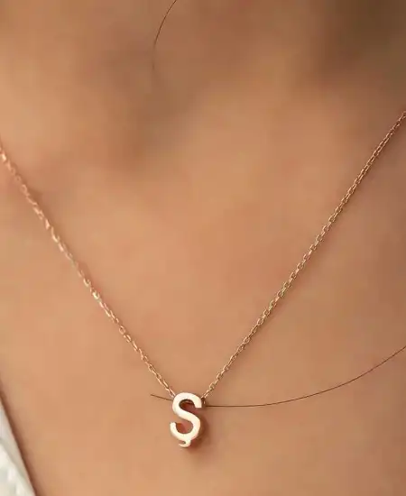 Gümüş Rose 3 Boyutlu Ş Harf Bayan Kolye