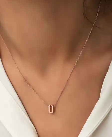 Gümüş Rose 3 Boyutlu Ü Harf Bayan Kolye