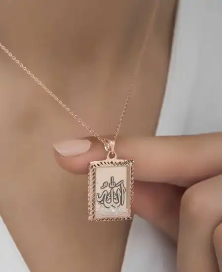 Gümüş Rose Allah Yazılı Kadın Kolye