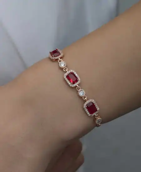 Gümüş Rose Baget Kırmızı Taşlı Kadın Bileklik