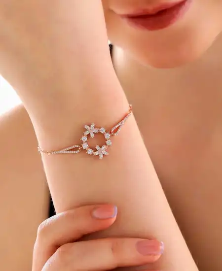 Gümüş Rose Beyaz Çiçek Kadın Bileklik