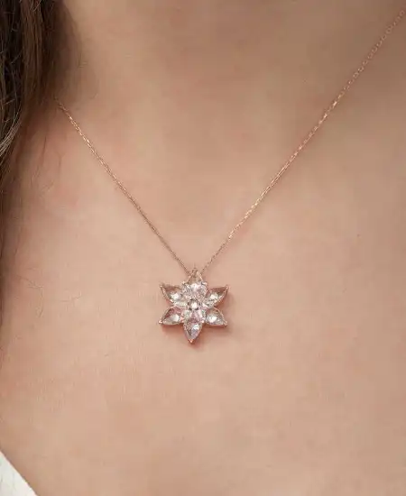 Gümüş Rose Beyaz Lotus Çiçeği Kolye