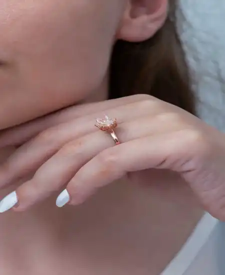 Gümüş Rose Beyaz Lotus Çiçeği Yüzük