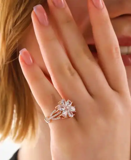 Gümüş Rose Beyaz Sevgi Çiçeği Kadın Yüzük