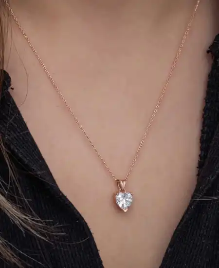 Gümüş Rose Beyaz Taşlı Kalpli Kadın Kolye