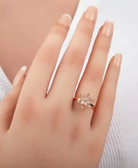 Gümüş Rose Beyaz Taşlı Lotus Çiçeği Kadın Yüzük