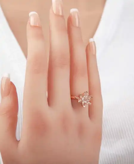 Gümüş Rose Beyaz Taşlı Lotus Çiçeği Kadın Yüzük