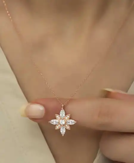 Gümüş Rose Beyaz Umut Çiçeği Kolye