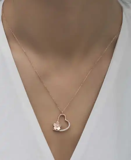 Gümüş Rose Çiçekli Kalp Kadın Kolye