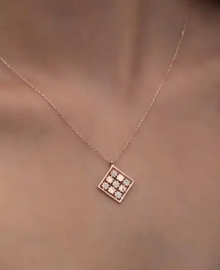 Gümüş Rose Dörtgen Zirkon Taşlı Kadın Kolye