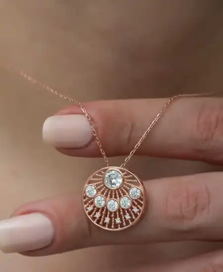 Gümüş Rose Etnik Desenli Rose Bayan Kolye