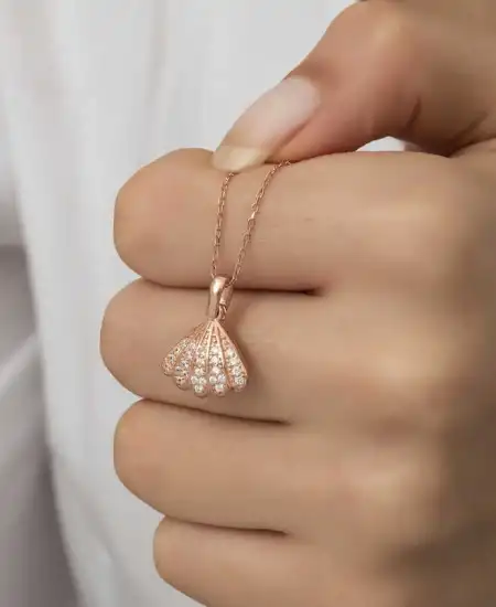 Gümüş Rose İncili İstiridye Bayan Kolye