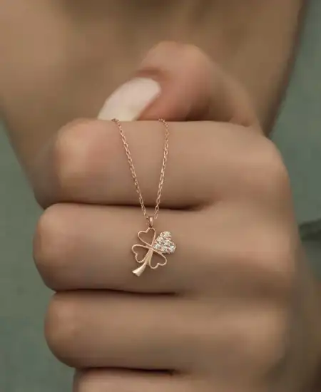 Gümüş Rose Kalpli Dört Yapraklı Yonca Kadın Kolye