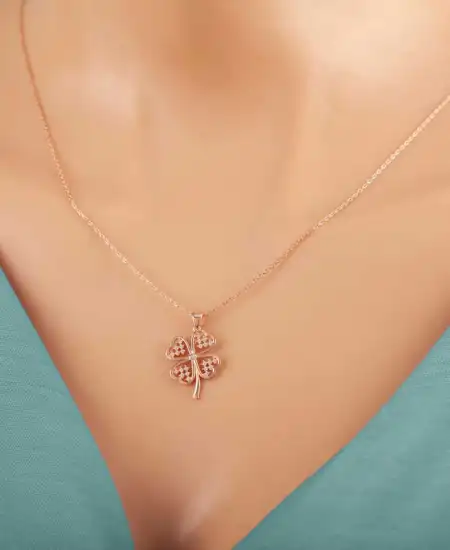 Gümüş Rose Kalpli Dört Yapraklı Yonca Kadın Kolye