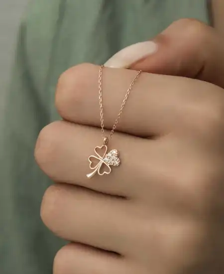 Gümüş Rose Kalpli Dört Yapraklı Yonca Kadın Kolye