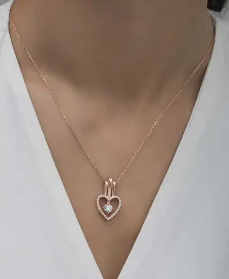 Gümüş Rose Kalpli Tek Taş Kadın Kolye