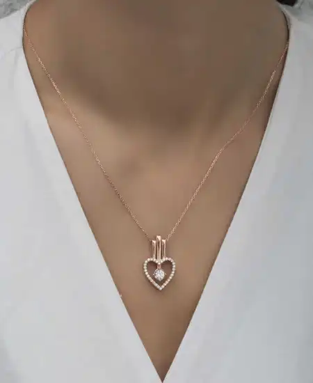 Gümüş Rose Kalpli Tek Taş Kadın Kolye