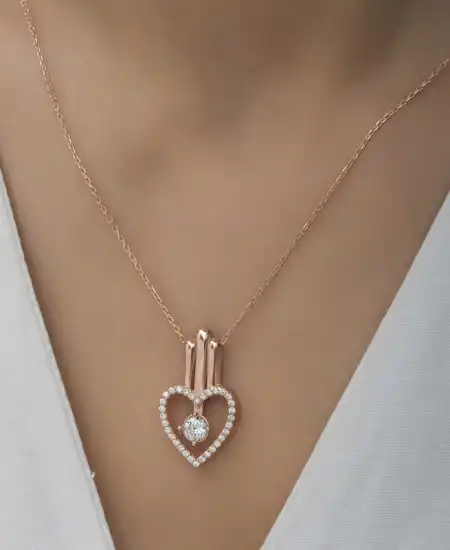 Gümüş Rose Kalpli Tek Taş Kadın Kolye