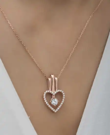 Gümüş Rose Kalpli Tek Taş Kadın Kolye