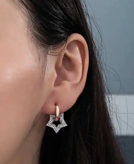 Gümüş Rose Sallantılı Yıldız Kadın Küpe