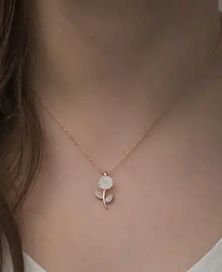 Gümüş Rose Sedef Çiçek Kolye