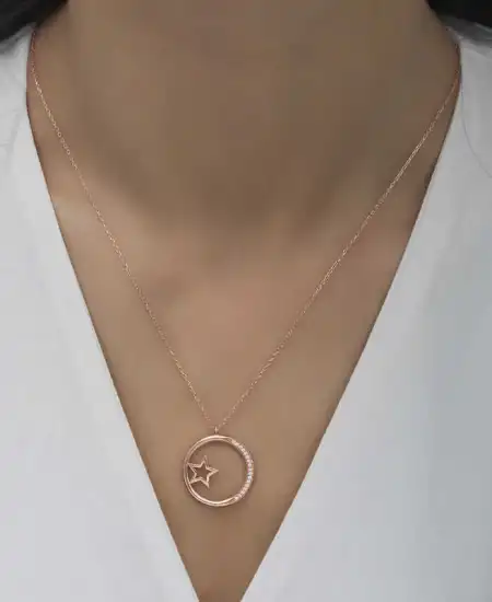 Gümüş Rose Yıldız Detaylı Halka Kadın Kolye