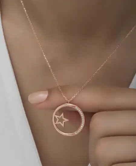 Gümüş Rose Yıldız Detaylı Halka Kadın Kolye
