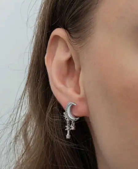 Gümüş Sallantılı Ay Yıldız Kadın Küpe