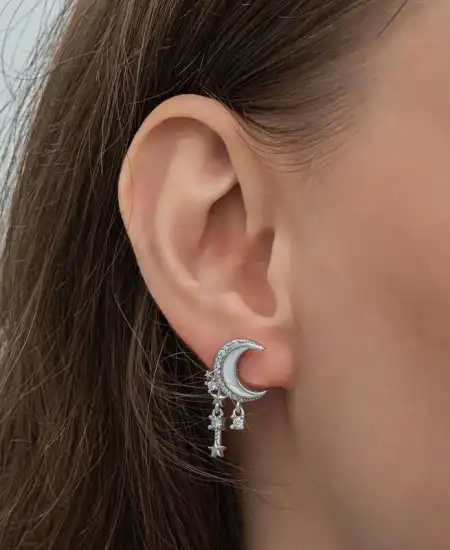 Gümüş Sallantılı Ay Yıldız Kadın Küpe