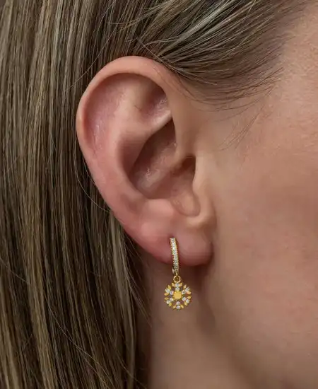 Gümüş Sallantılı Gold Kar Tanesi Kadın Küpe