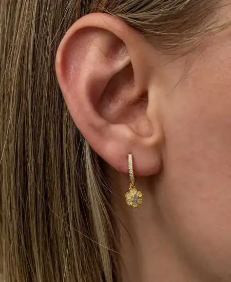 Gümüş Sallantılı Gold Minimal Çiçek Kadın Küpe