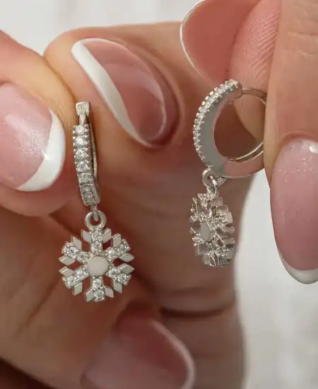 Gümüş Sallantılı Kar Tanesi Kadın Küpe