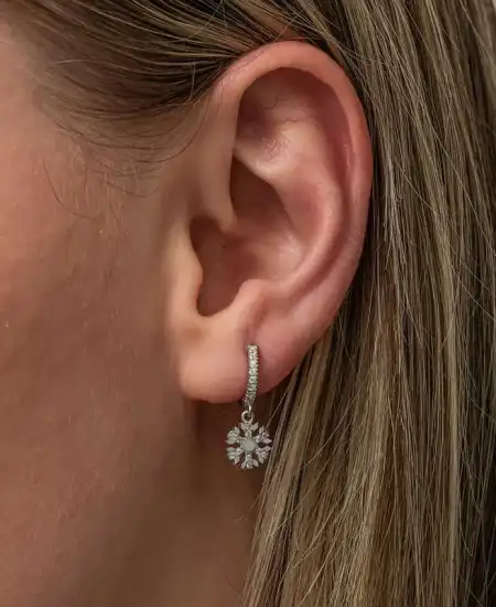 Gümüş Sallantılı Kar Tanesi Kadın Küpe