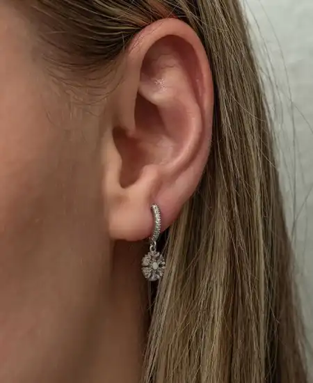 Gümüş Sallantılı Kar Tanesi Kadın Küpe