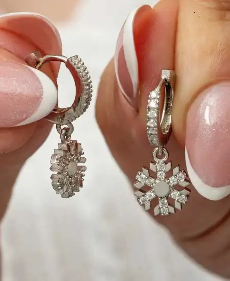 Gümüş Sallantılı Kar Tanesi Kadın Küpe