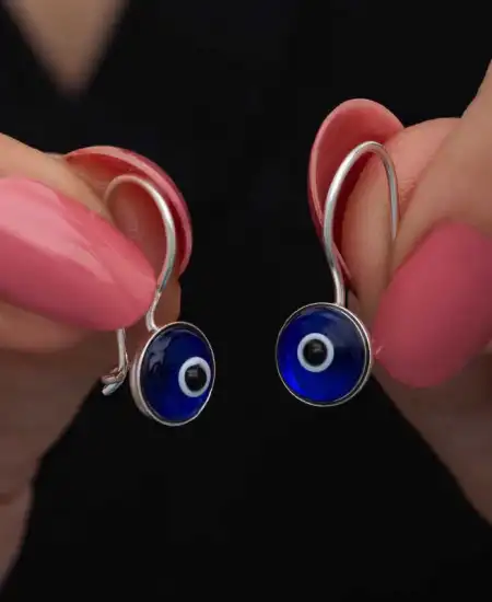 Gümüş Sallantılı Nazar Kadın Küpe